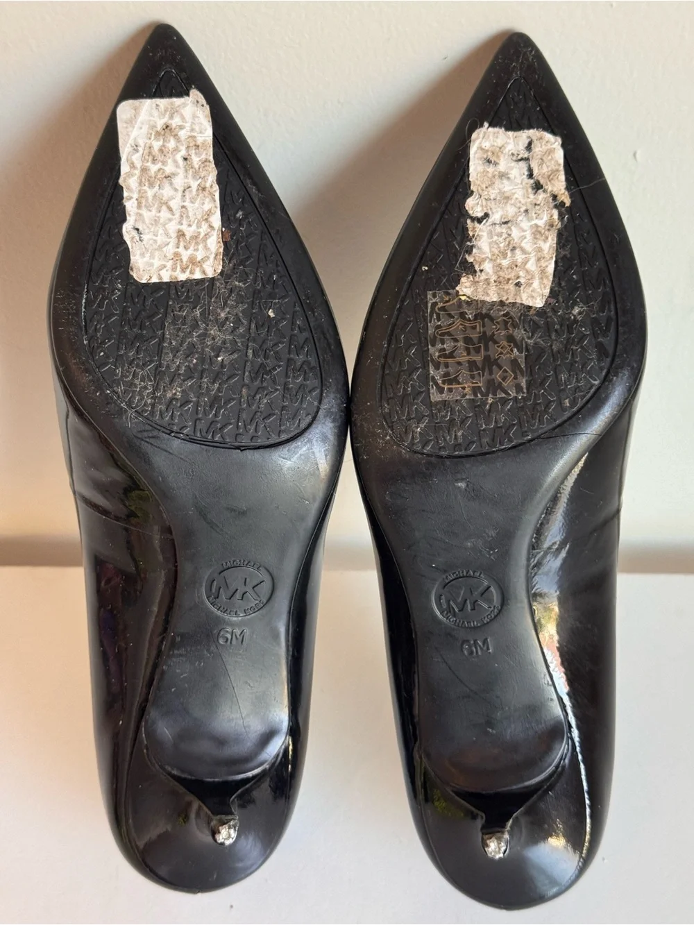 Michael Kors Flex Kitten Pumps Sz 6 Pointed Toe Kitten Heel Black Patent Leather